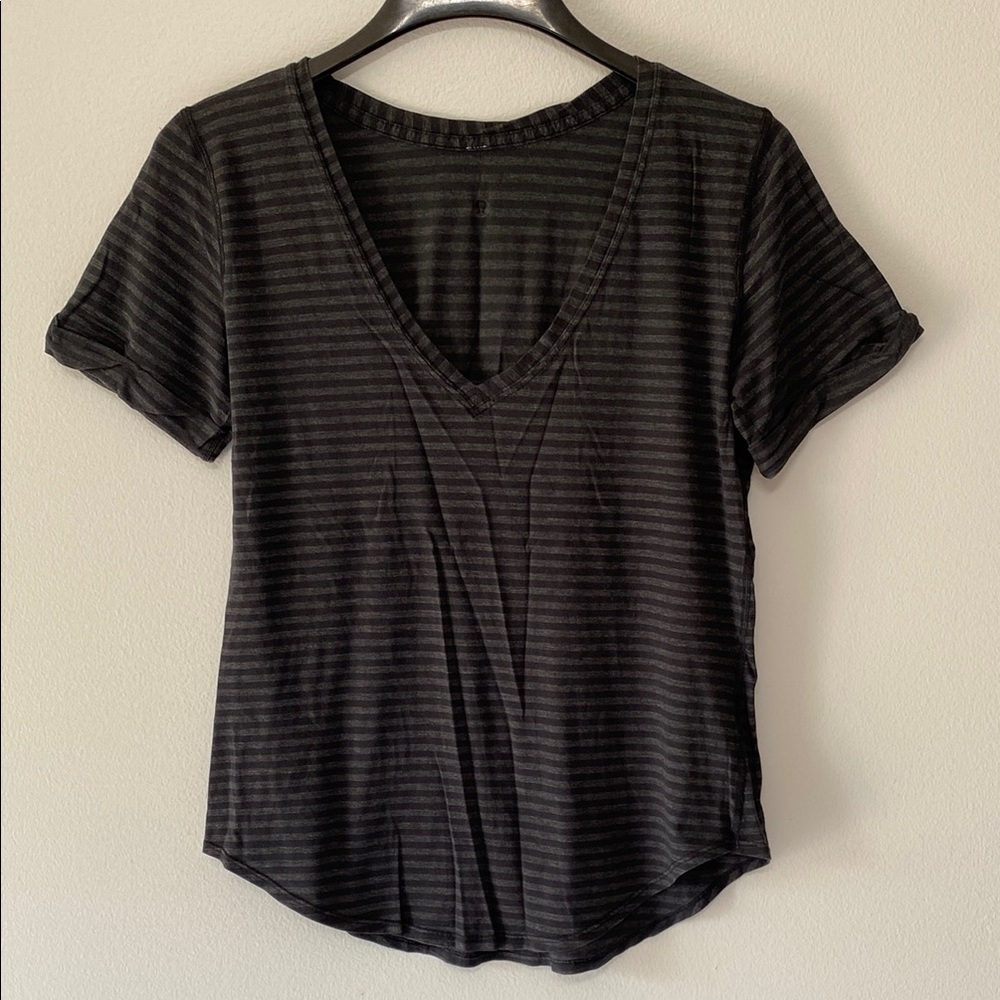 Lululemon Black & Gray Striped V-Neck Women's Top Size 8